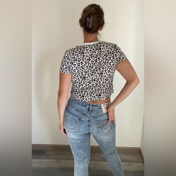 H&M Divided Crop Top Leopard Print Stretchy Flattering Tee - Picture 4 of 9
